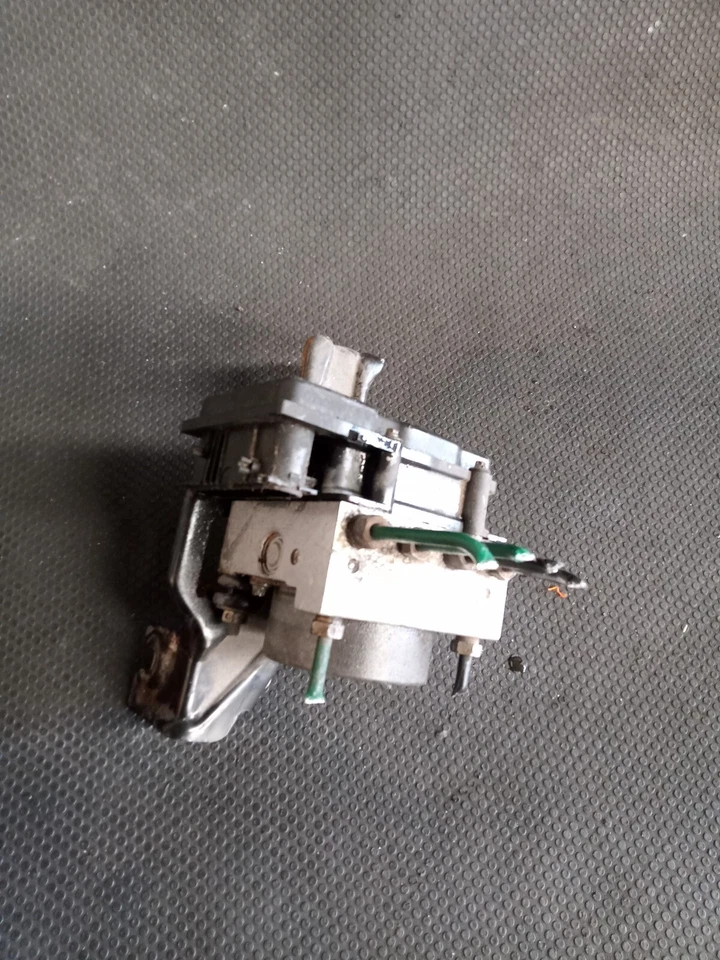 Renault Clio 2006 bomba abs y módulo de control 8200559749 #3 Foto 3 de 4