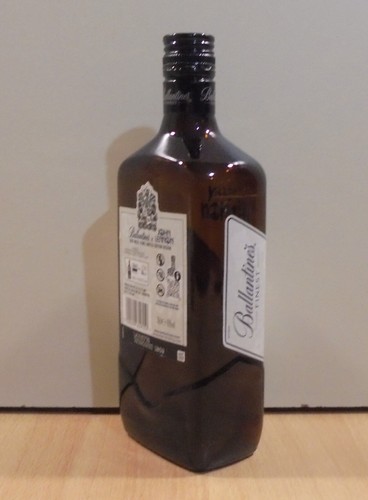 BALLANTINE'S SCOTCH WHISKY JOHN LENNON LIMITED EDITION GLASS BOTTLE 700ML EMPTY - Picture 8 of 15