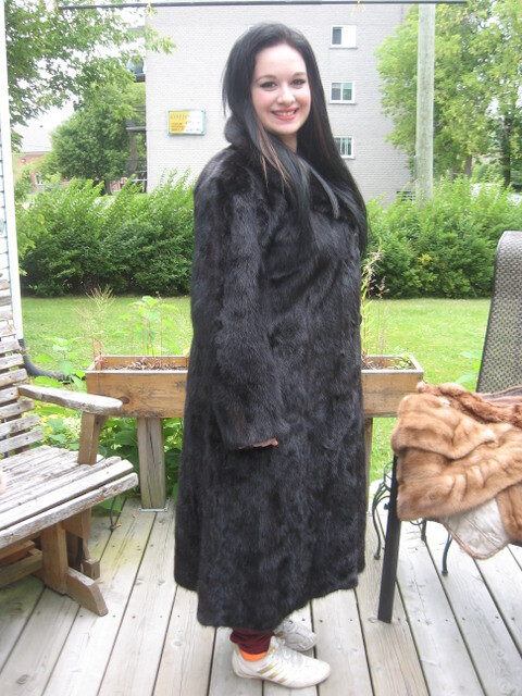 Super soft black muskrat fur coat for women size 12/13