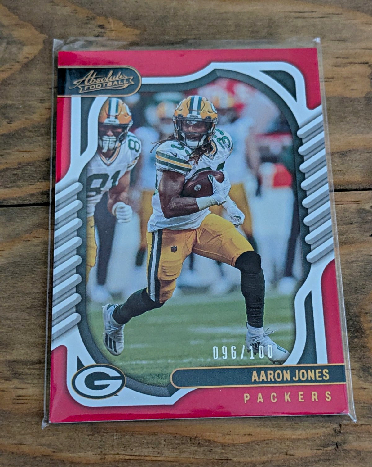 Panini Absolute Football 2022 - Aaron Jones Spectrum Red /100 #66 Packers