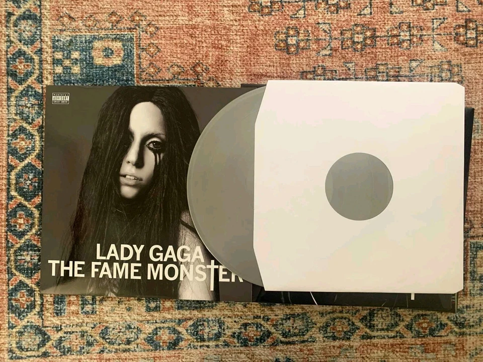 Lady Gaga The Fame Monster 3LP used Boxe VERY GOOD - Image 2 of 4