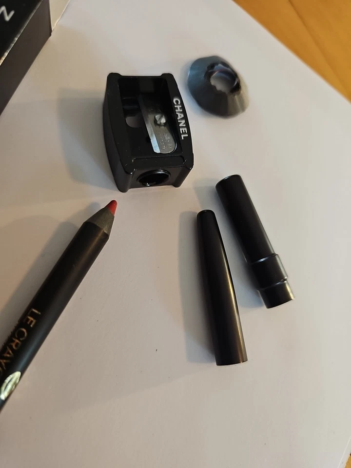 Chanel Le Crayon Levres Precision Lip Definer 24 Rouge Read - Image 3 of 4