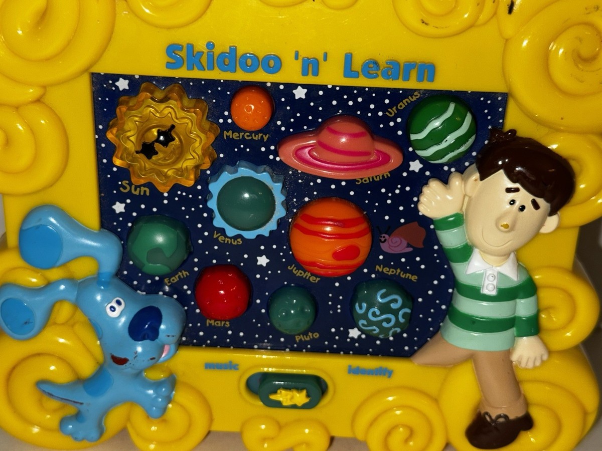 Blue's Clues Skidoo 'n' Learn Planet Toy Steve & Blue Talking Nick