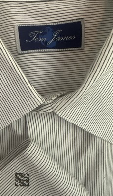 Tom James Men s Button Up Size XL