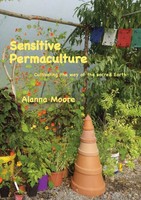 Sensitive Permaculture Alanna Moore Taschenbuch Kartoniert / Broschiert Englisch