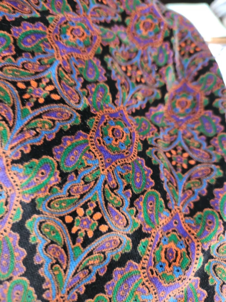 BURNING MAN! Lindo roupão vintage de veludo da realeza. Tecido exclusivo de Halloween 60" - Imagem 2 de 4