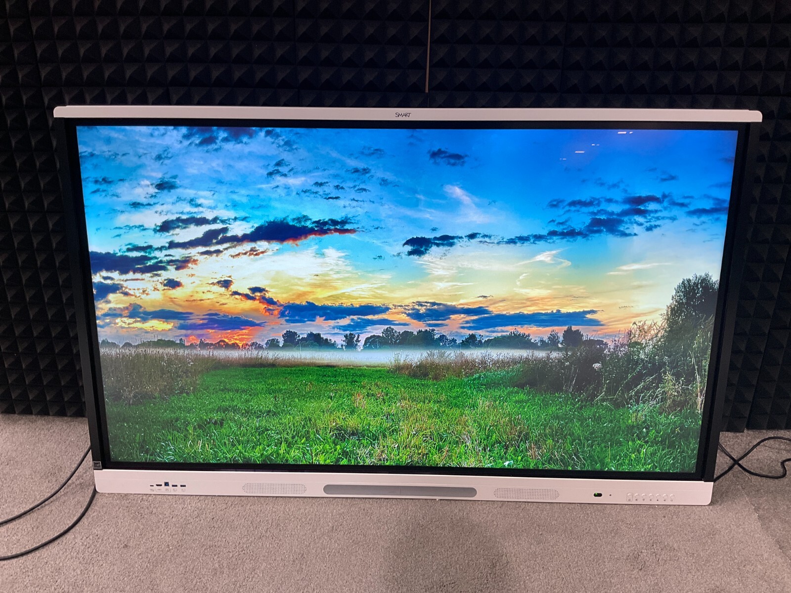 Smart Technologies Smart Board MX265-V3-PW iQ 65" Interactive Display 4K White