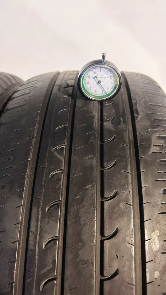 PNEU USAGÉ GOODYEAR EFFICIENTGRIP 235/55 R17 99V Invernali - Photo 2/2