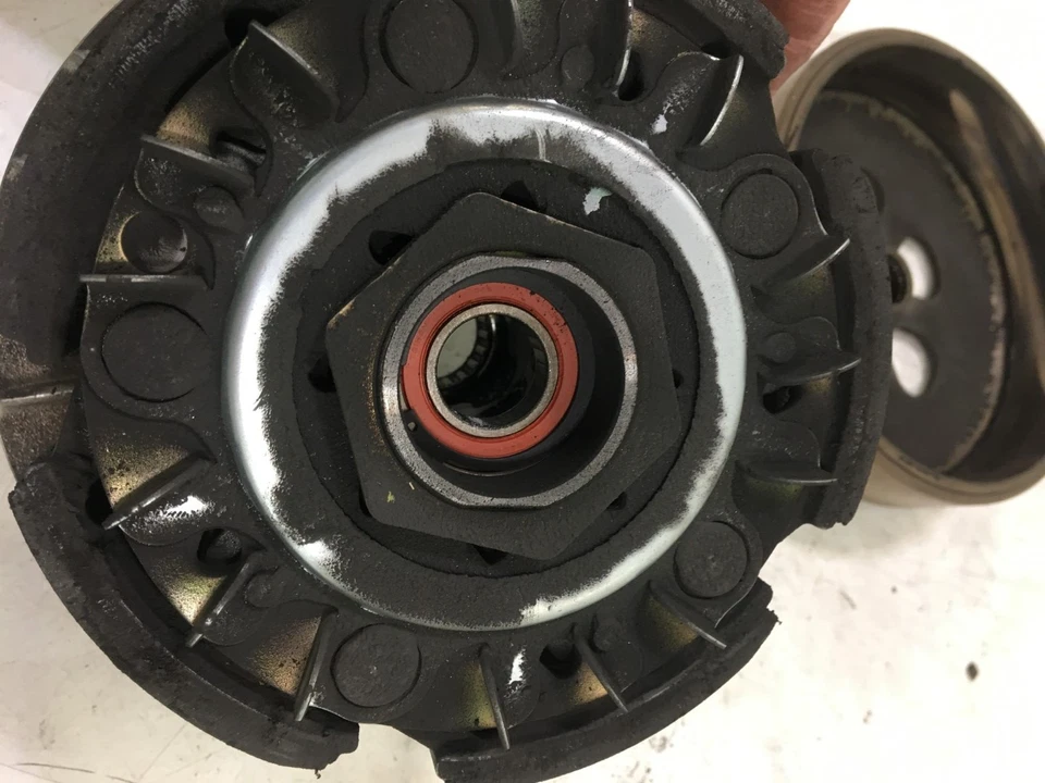 09 Aprilia Scarabeo 500 Scooter trasero trasero secundario embrague polea Foto 4 de 4