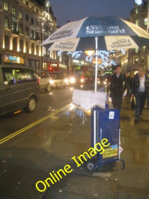 Photo 6x4 Honest London Evening Standard yet to be sold. c2013