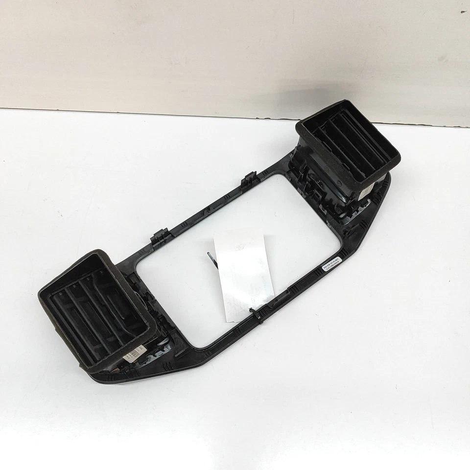 Volkswagen AMAROK 2H Navi Screen Cover Trim 2H6858071A 2018 31381296 - image 4 of 4