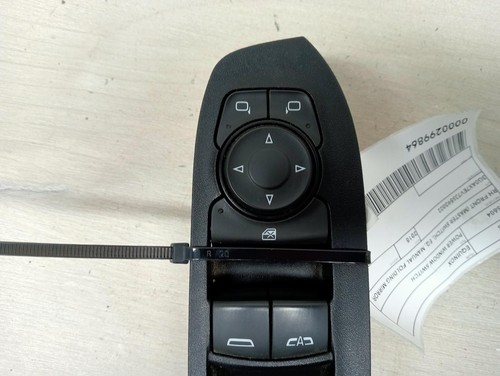 HOLDEN EQUINOX POWER WINDOW SWITCH RH FRONT (MASTER SWITCH), EQ, MANUAL FOLDING - Picture 4 of 12
