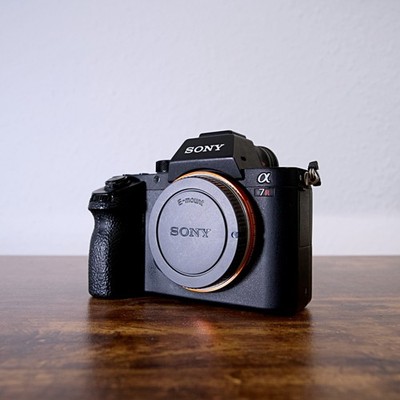 Sony Alpha RII 24,3 MP ILCE-7RM2 Vollformat + Zubehörpaket - 19342 Auslösungen