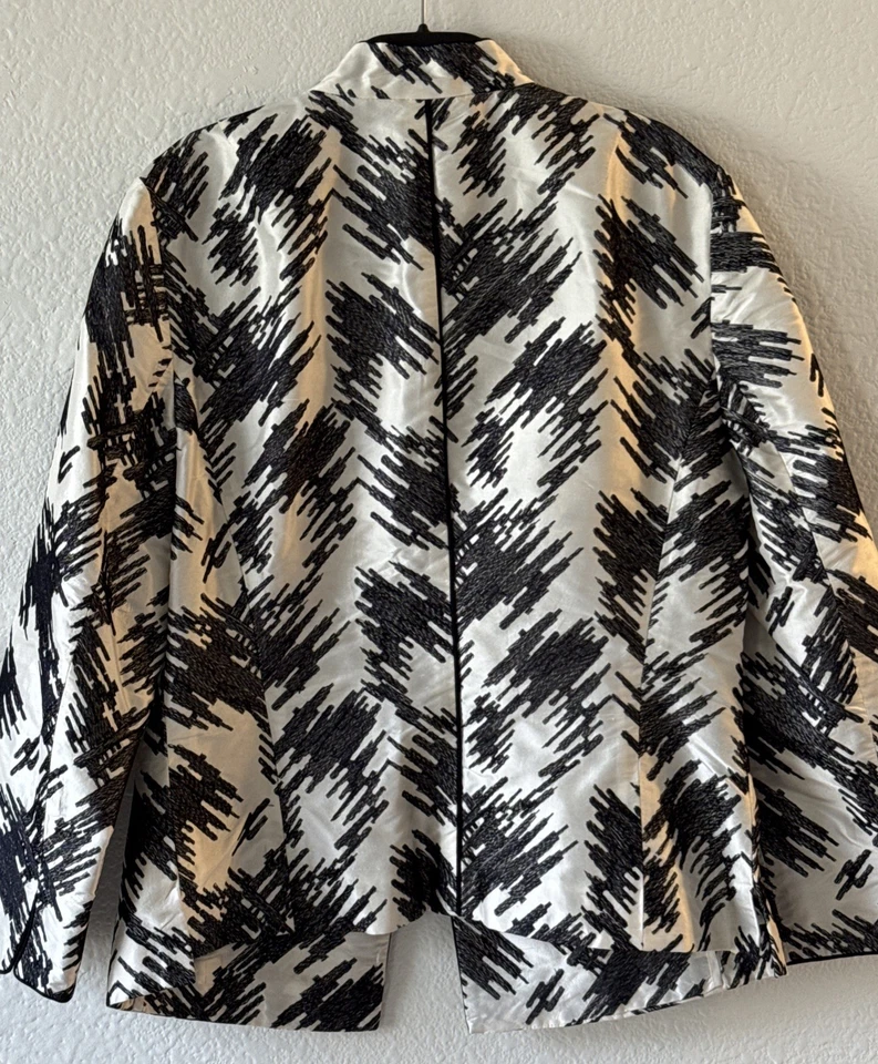 Blazer Chaqueta Carlisle 100% Seda Talla 6 Blanco y Negro - 1 Botón Foto 2 de 4