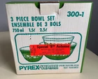PYREX 300-1 MINT BOXED UNUSED SPRING BLOSSOM GREEN 3 PIECE MIXING BOWL SET