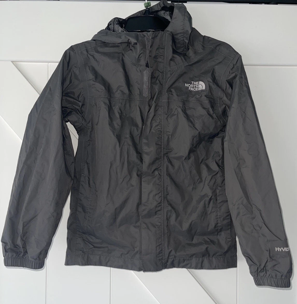 The North Face Boys Gray Windbreaker Rain Jacket Hood Zip Small (7-8) Hyvent