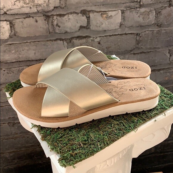 izod sandals