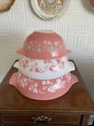Vintage Pyrex Gooseberry Pink/White Cinderella Nesting 3 PC Mixing Bowls RARE