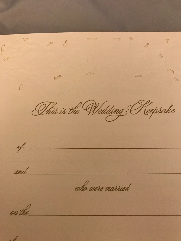 Clássico Hallmark convidado de casamento Bk pêssego n rosas em relevo com páginas de álbum de fotos - Imagem 3 de 4