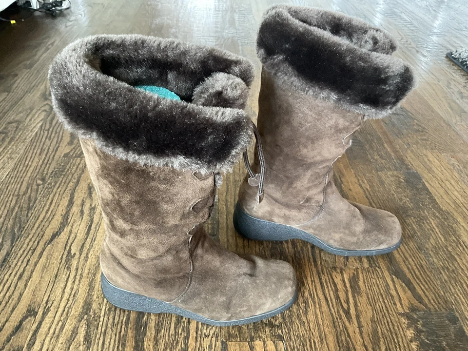 KHOMBU Brown Sude Faux Fur Lined Tall Winter Boots Wedge Heel Women's Size 8.5 - Image 4 of 4