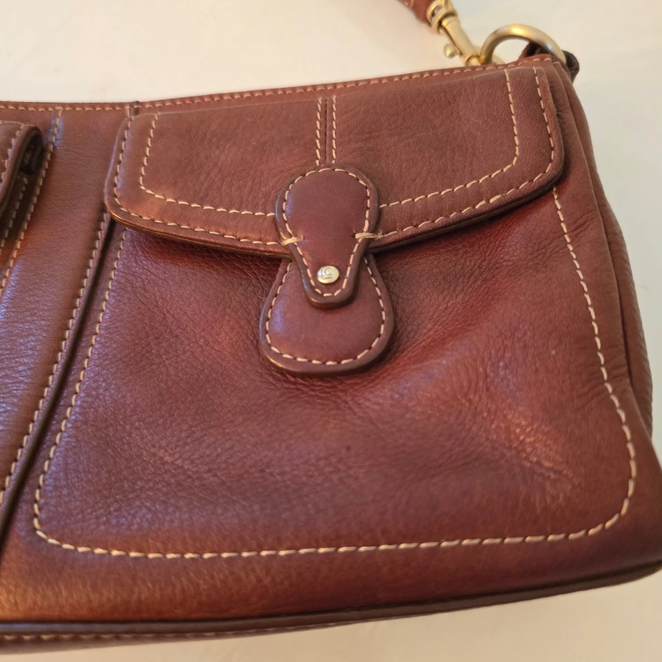 Bolso de Hombro Boho Vintage Y2K Liz Claiborne Baguette Cuero Marrón Cremallera Superior Foto 3 de 4