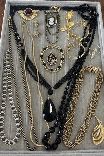 Vtg Estate Goldtone/black Jewelry Lot Trifari Monet Napier Avon 16 Pcs