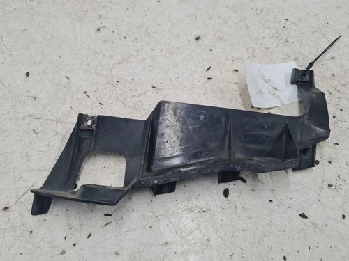 BMW 5 E39 Rechte Scheinwerferhalter 15372400 2.00 Petrol 125kw 2001 33284622