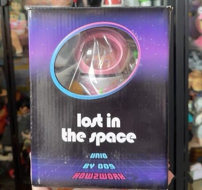 HOW2WORK UNIO 009 Lost in the Space Astronaut Pink Yellow Vinyl Sofubi Figure