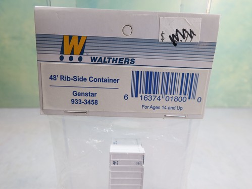 Walthers 933-3458 N Scale 48' Rib-Side Container Genstar - Picture 2 of 4