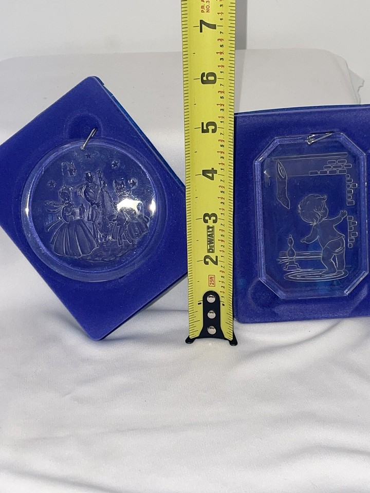 Vintage 1977 Comar Crystal Etching Acrylic Tree Ornaments Lot Of 2 In