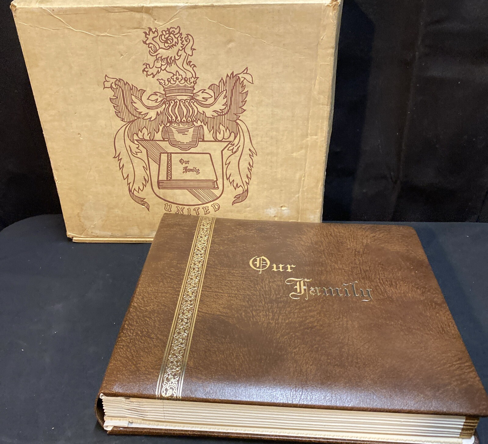 Our Family Portraits  Album  Leather Mediterranean Chestnut Gold Trim NOS UNUSED