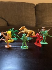 Vintage Plastic Cowboys And Indian Toy Figurines Assorted Colors