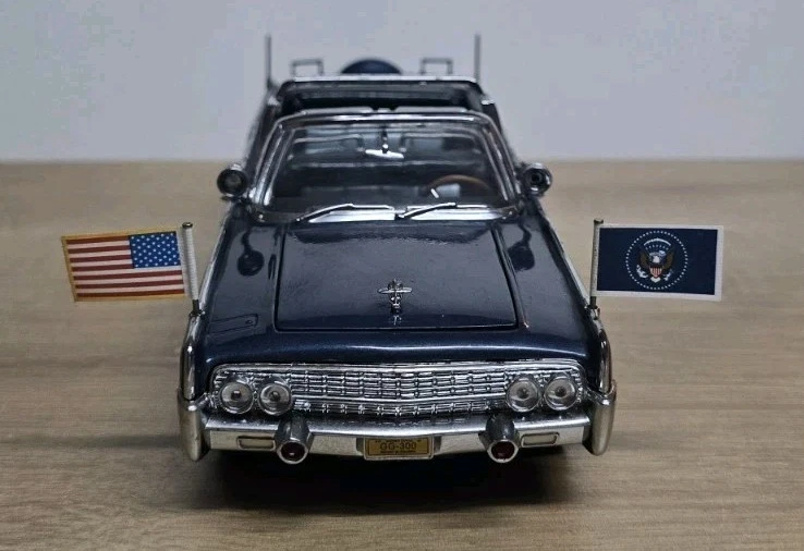 1961 Lincoln X100 Kennedy Limousine 1:24 American Mint - Bild 3 von 4