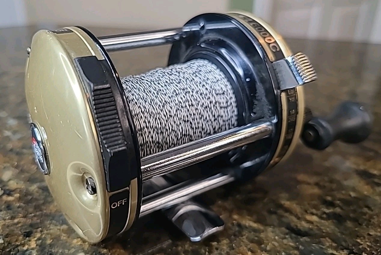 Abu Garcia Ambassadeur USA 6000C Reel Right Hand GOLD Color 