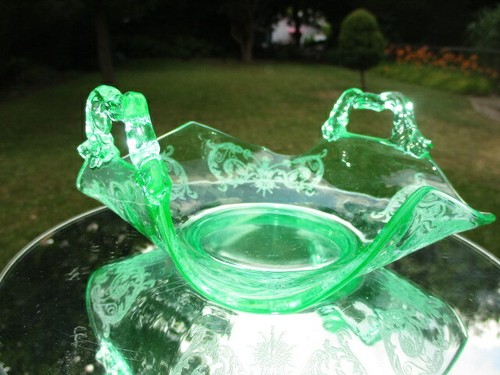 HTF CENTRAL GLASS BALDA ELEGANT GREEN DEPRESSION GLASS TIDBIT PLATE ROLLED SIDES - Picture 2 of 12