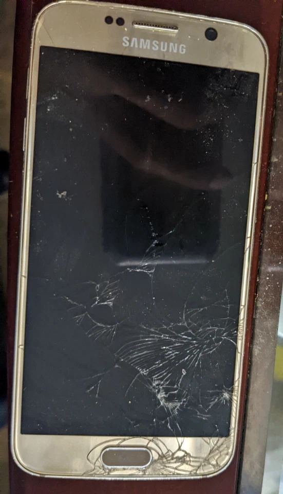 Samsung Galaxy S6 Edge SM-G925R - 32GB - Gold Platinum (U.S. Cellular) - Image 3 of 4