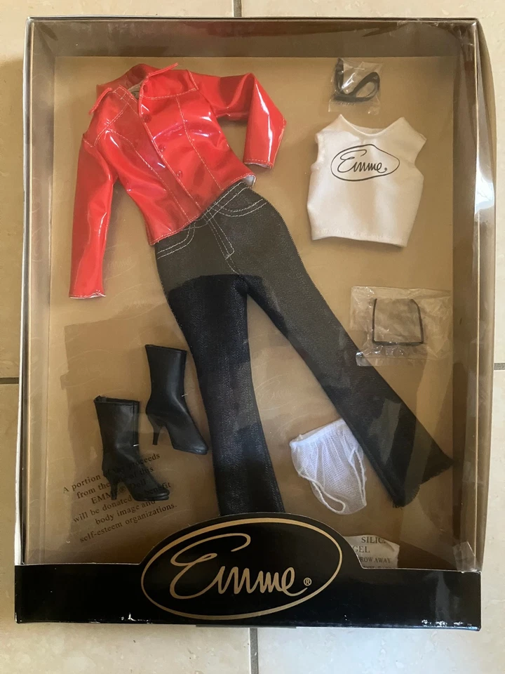 Tonner doll - magnifique poupée Tonner Emme + 5 sets habits - comme neuf - 2002 - Photo 4/4