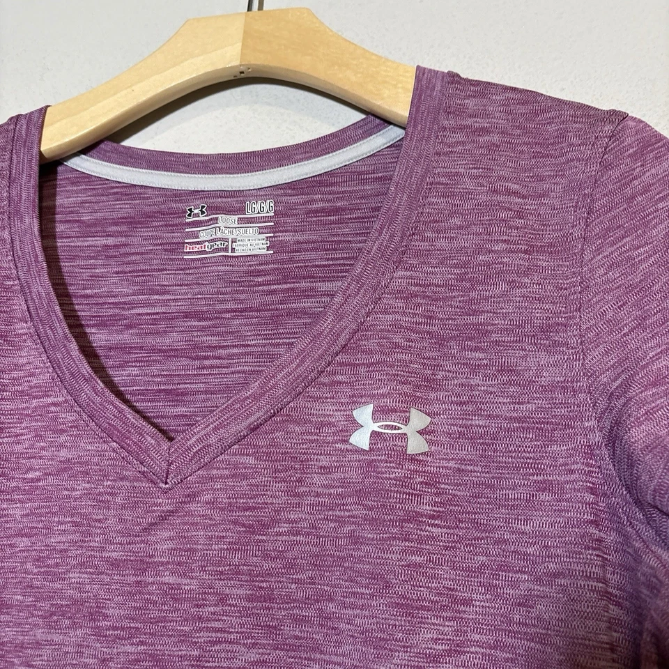 Camiseta Under Armour HeatGear para mujer calce holgado cuello en V talla grande manga corta Foto 2 de 4