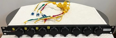 Switch 1U rackable 19 " Fibre Optique Titanium 8 prises in/out + câbles - Top ! - Photo 1/4