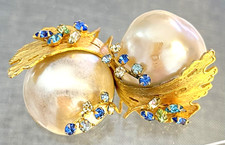 Hattie Carnegie Vintage Signed Rare Pearl Rhinestone BroochPin Gold Tone Leaves