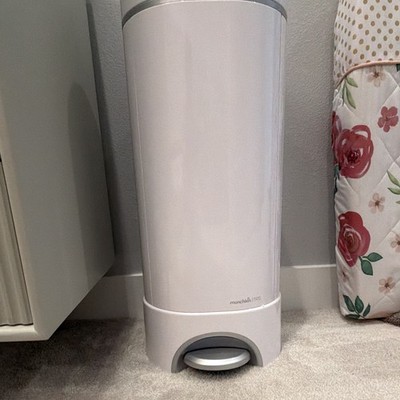 Munchkin Slim Step-On Plastic Trash Can, Small White Oval for Bath/Nursery