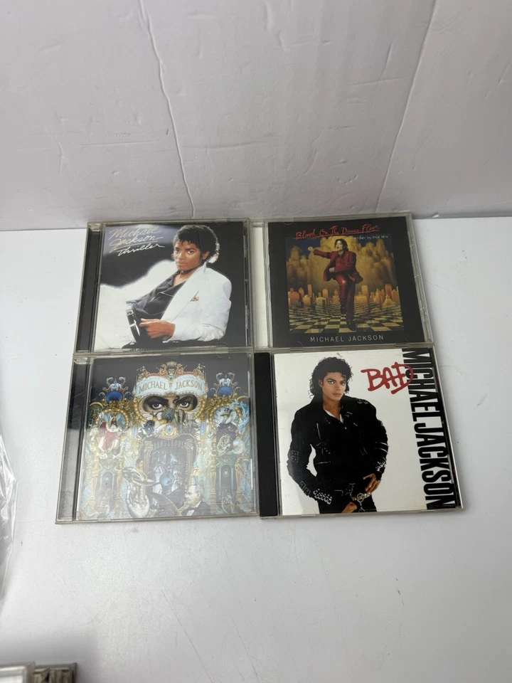 Michael Jackson Cd Lot Of 7. This Is It Off The Wall Micheal Dangerous Foto 3 de 4