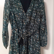 Only Damen Wickelkleid bis Knie Gr. M V-Aussc...