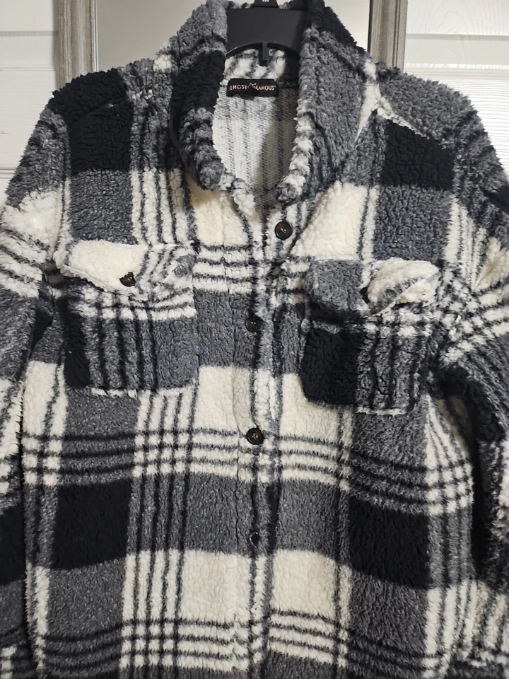Chaqueta corta Sherpa para mujer/casi famosa Sherpa negra, blanca a cuadros Buffalo XL Foto 3 de 4