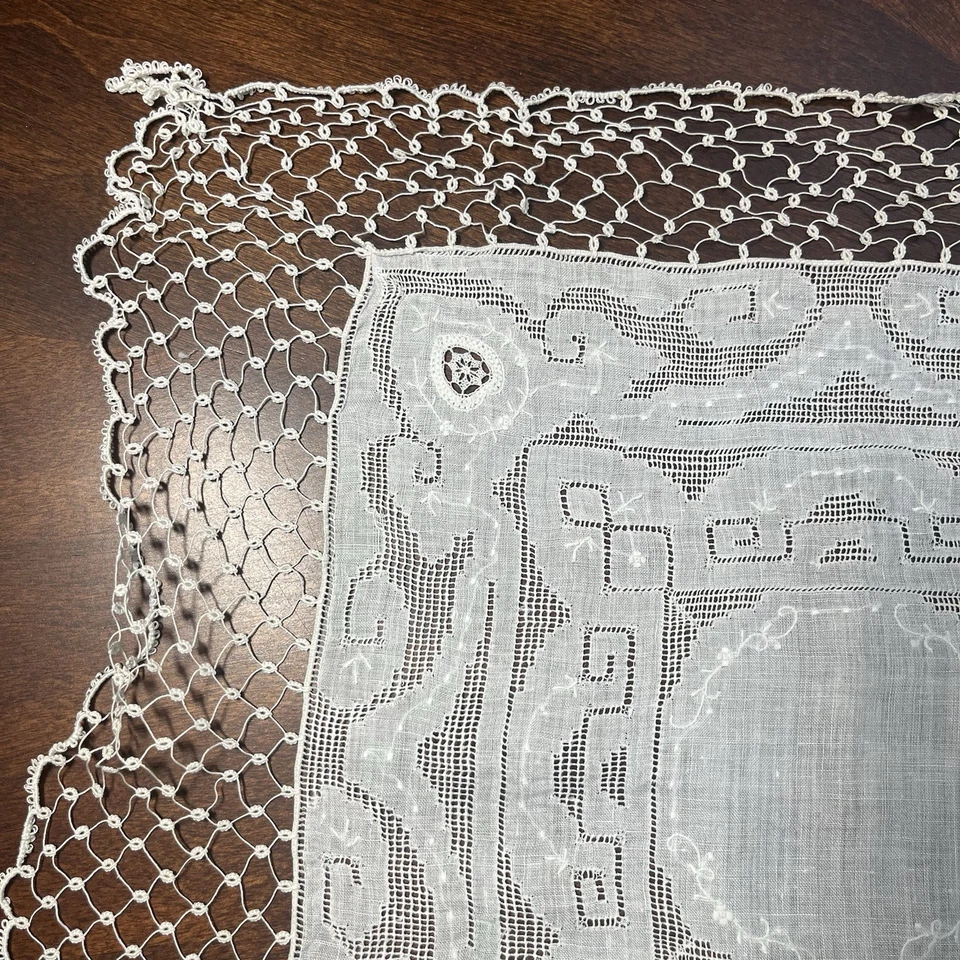 Pañuelo de boda de encaje ganchillo de lino antiguo de colección excepcional dibujado/blanco trabajo Foto 4 de 4