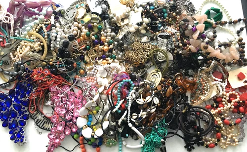 13.5 Lbs+ HUGE Vtg Costume to Fashion Jewelry lot Necklace Bead Chain UNSORTED