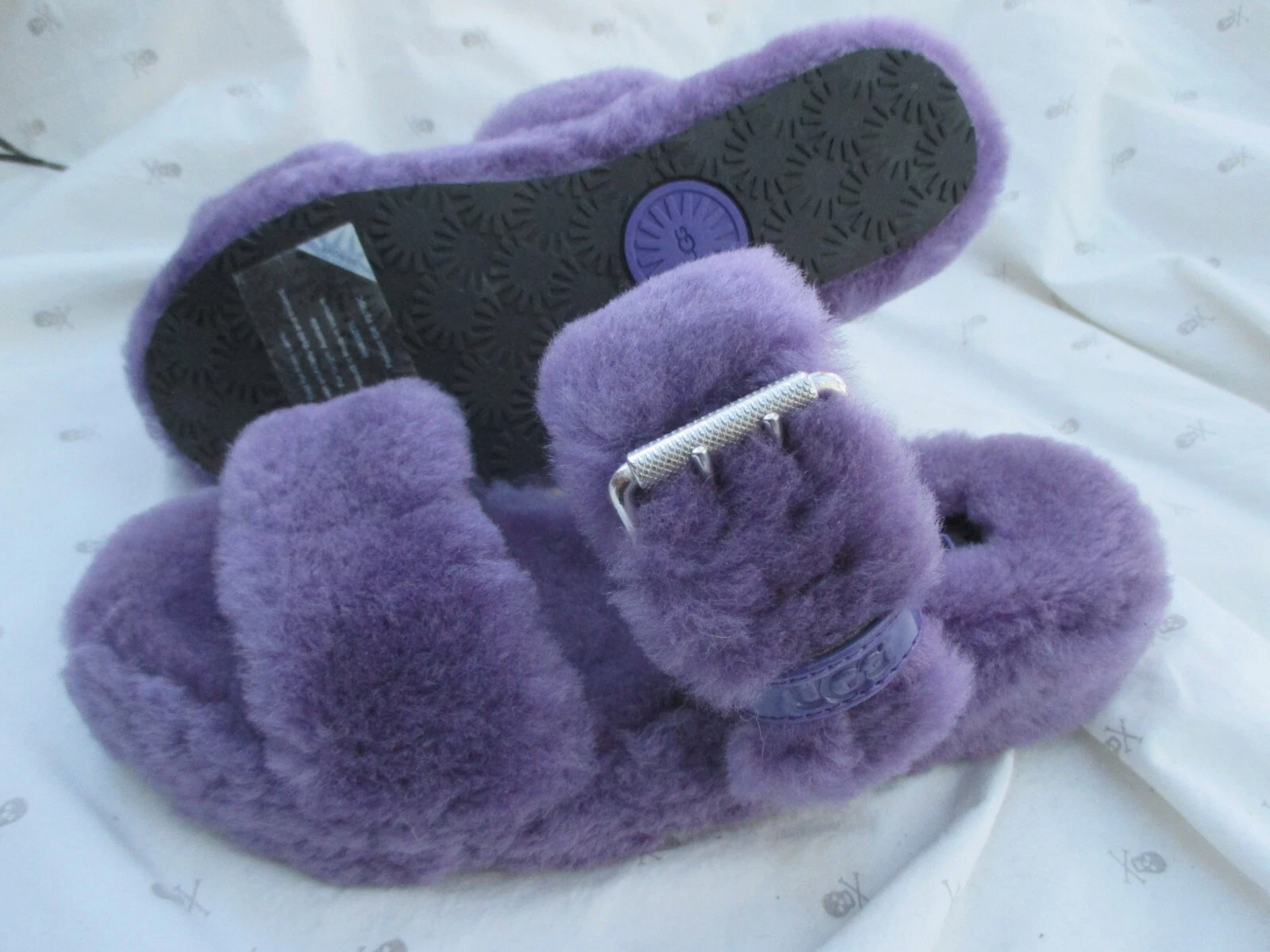 Scarpe Ugg Fuzz YEAH 6 sandali viola pelle di pecora fibbia scivoli soffici pelosi NUOVE