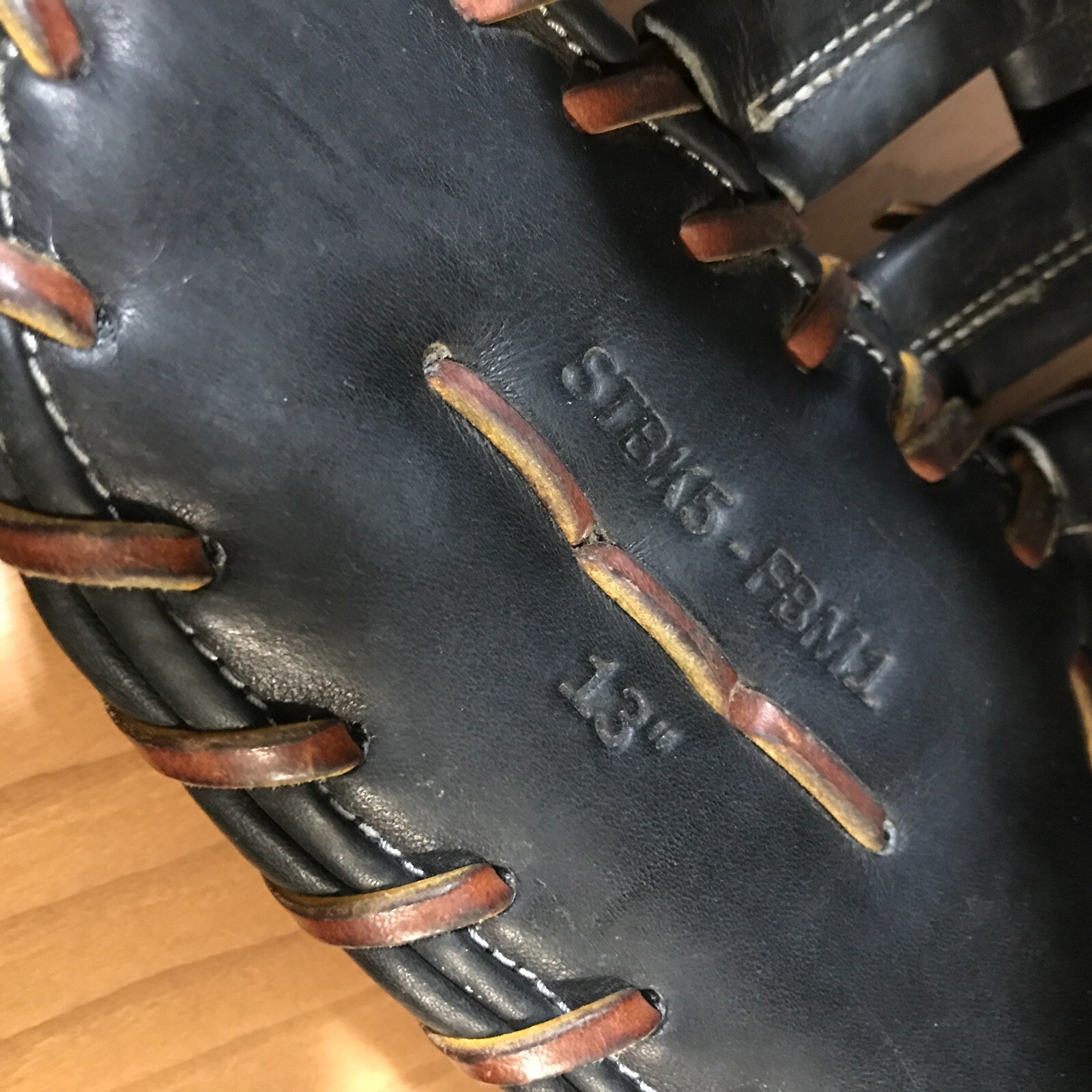 Louisville Slugger RHT 13" SETO Series First Base Glove eBay