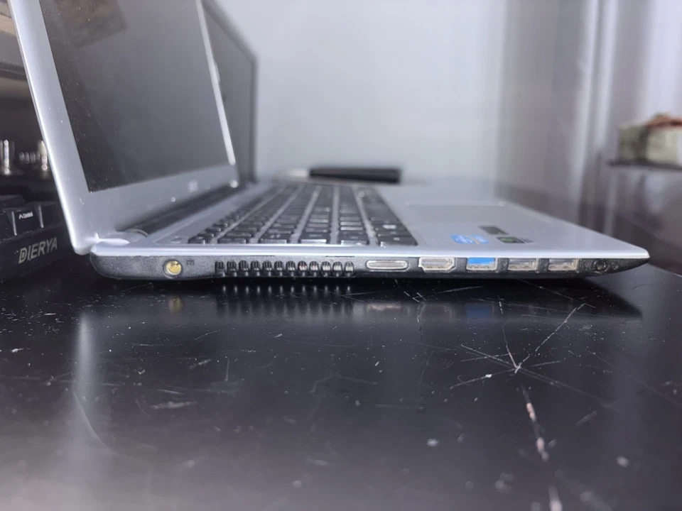 Laptop Acer Aspire V5 - Immagine 3 di 4