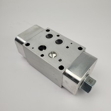 Sun Hydraulics BKY 1BB6-A2 Manifold - USED